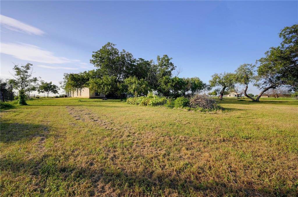 1280 Union Wine RD, New Braunfels, TX 78130