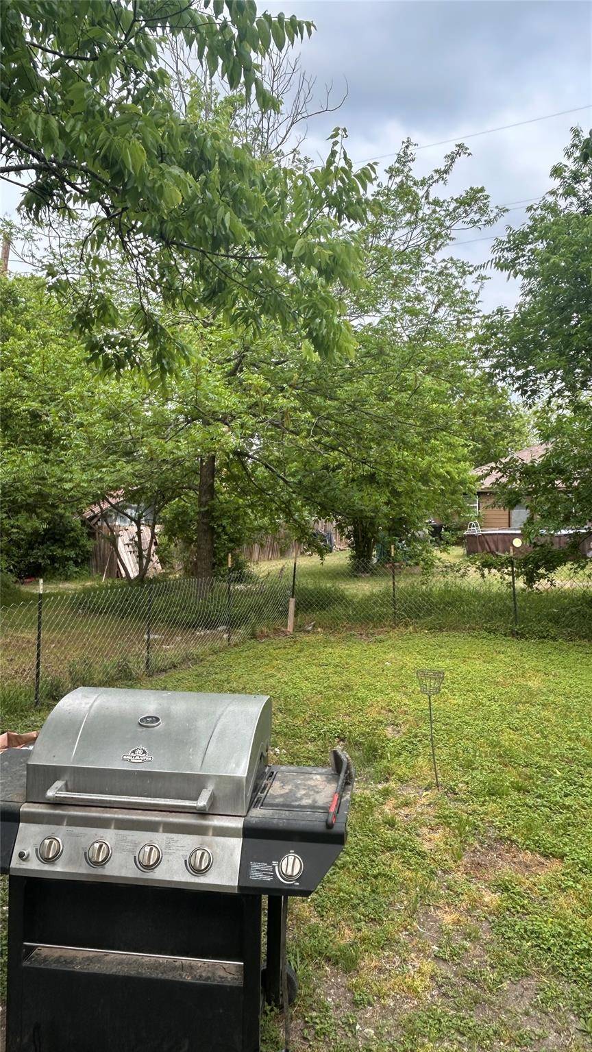 611-613 N 6th ST, Temple, TX 76501