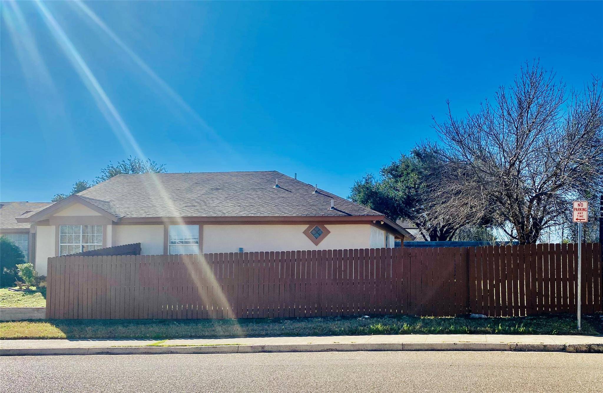 1602 Avenida Mexico Ave, Laredo, TX 78046