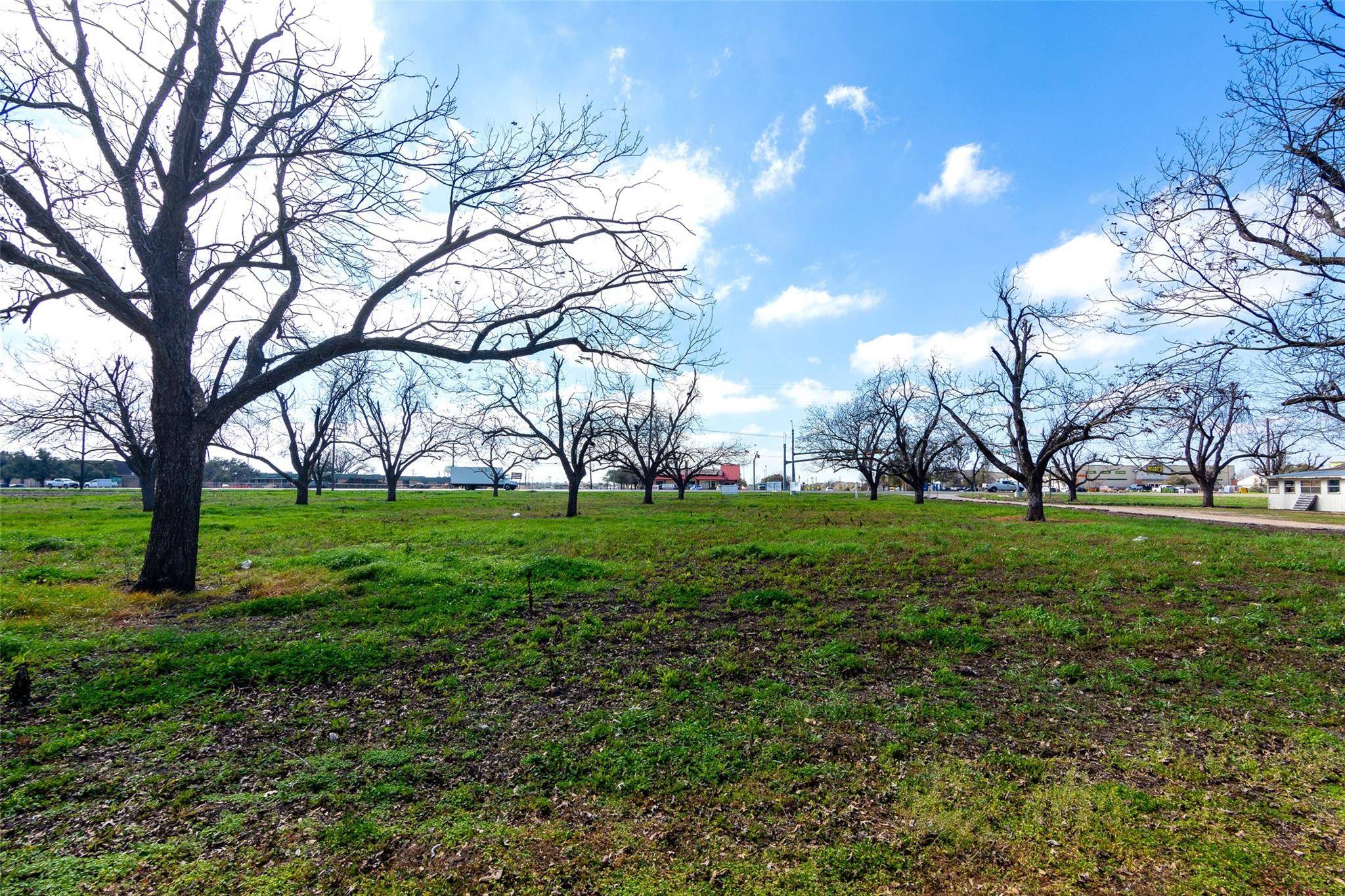 3310 N Main ST, Taylor, TX 76574