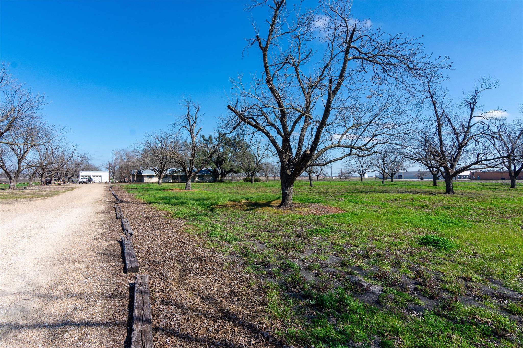 3310 N Main ST, Taylor, TX 76574