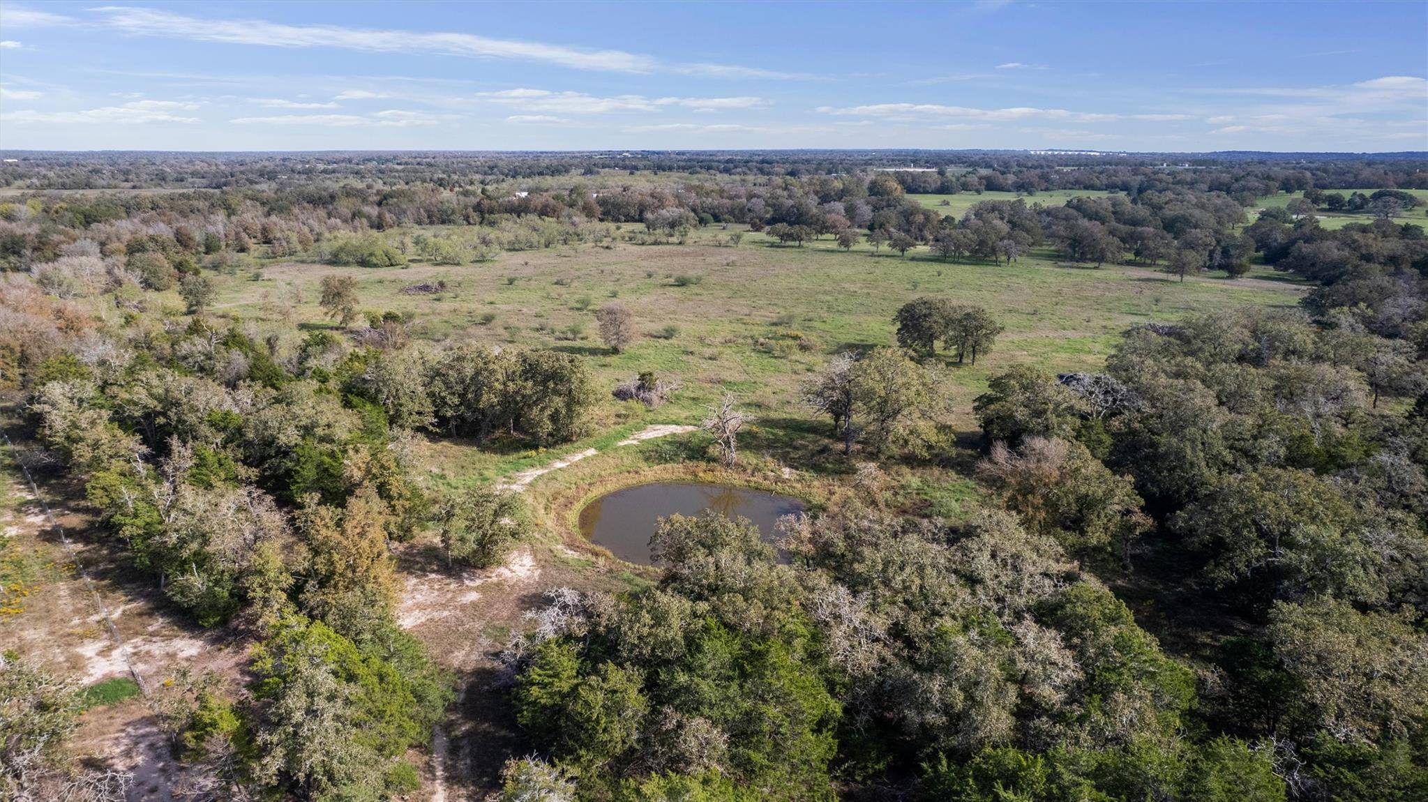 221 Old Waelder RD, Flatonia, TX 78941