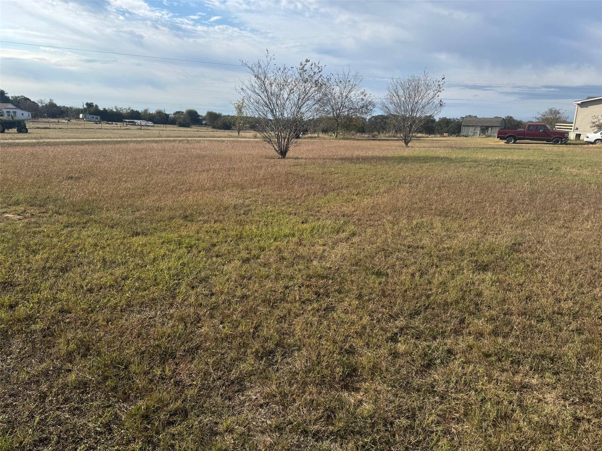 902 9th ST, Lexington, TX 78947