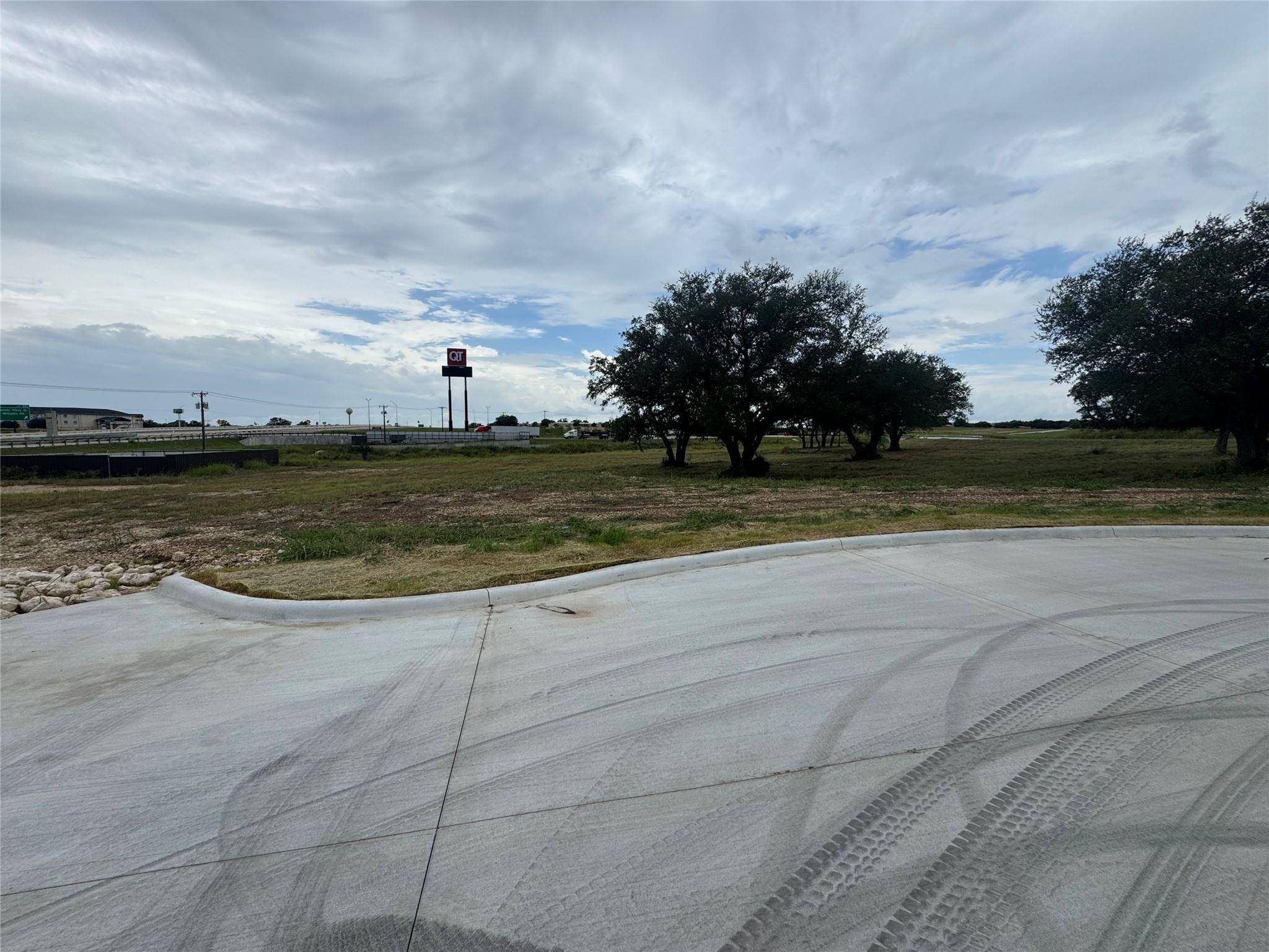 2203 Salado Center DR, Salado, TX 76571