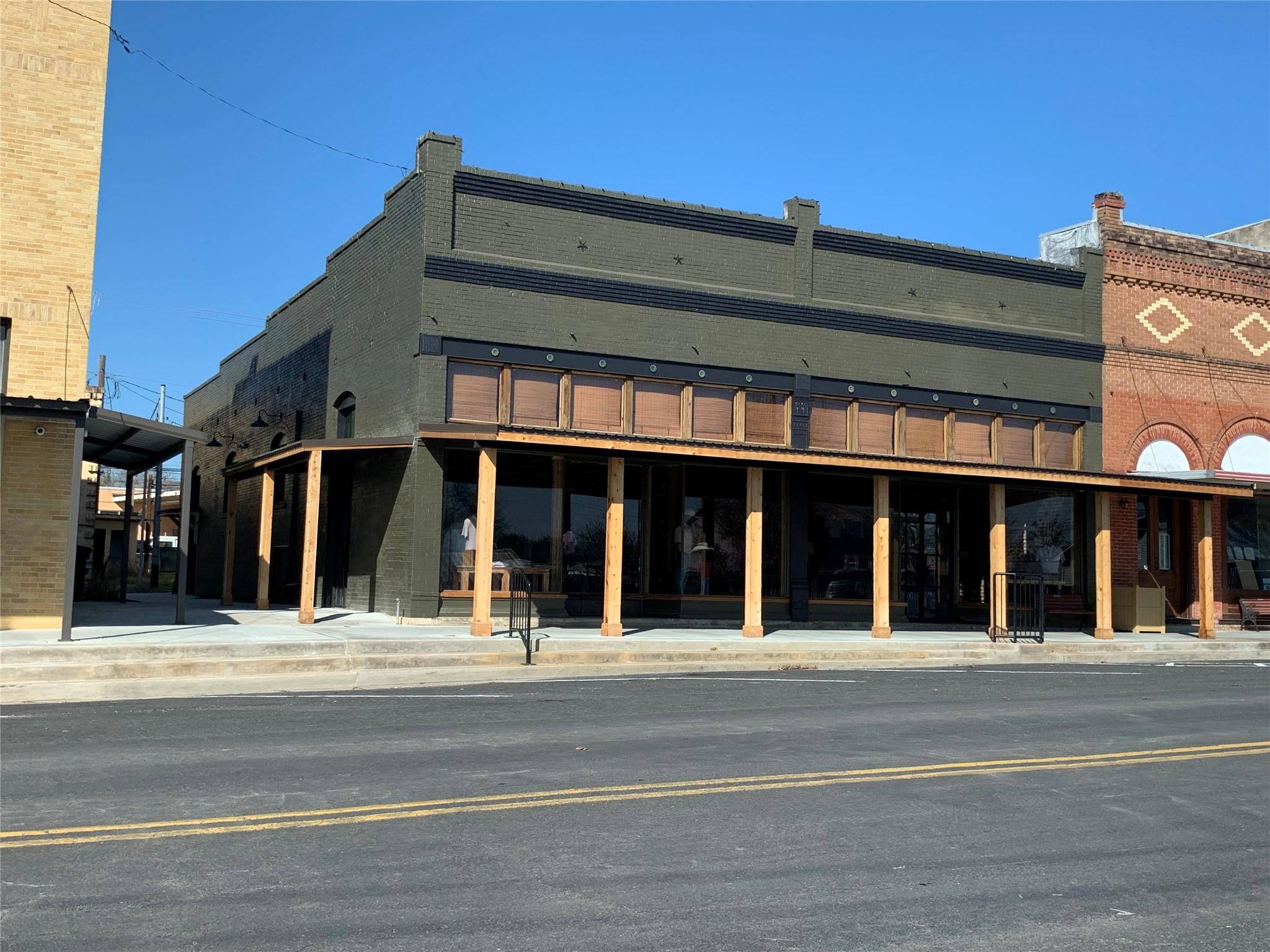 640 N Main ST, Schulenburg, TX 78956