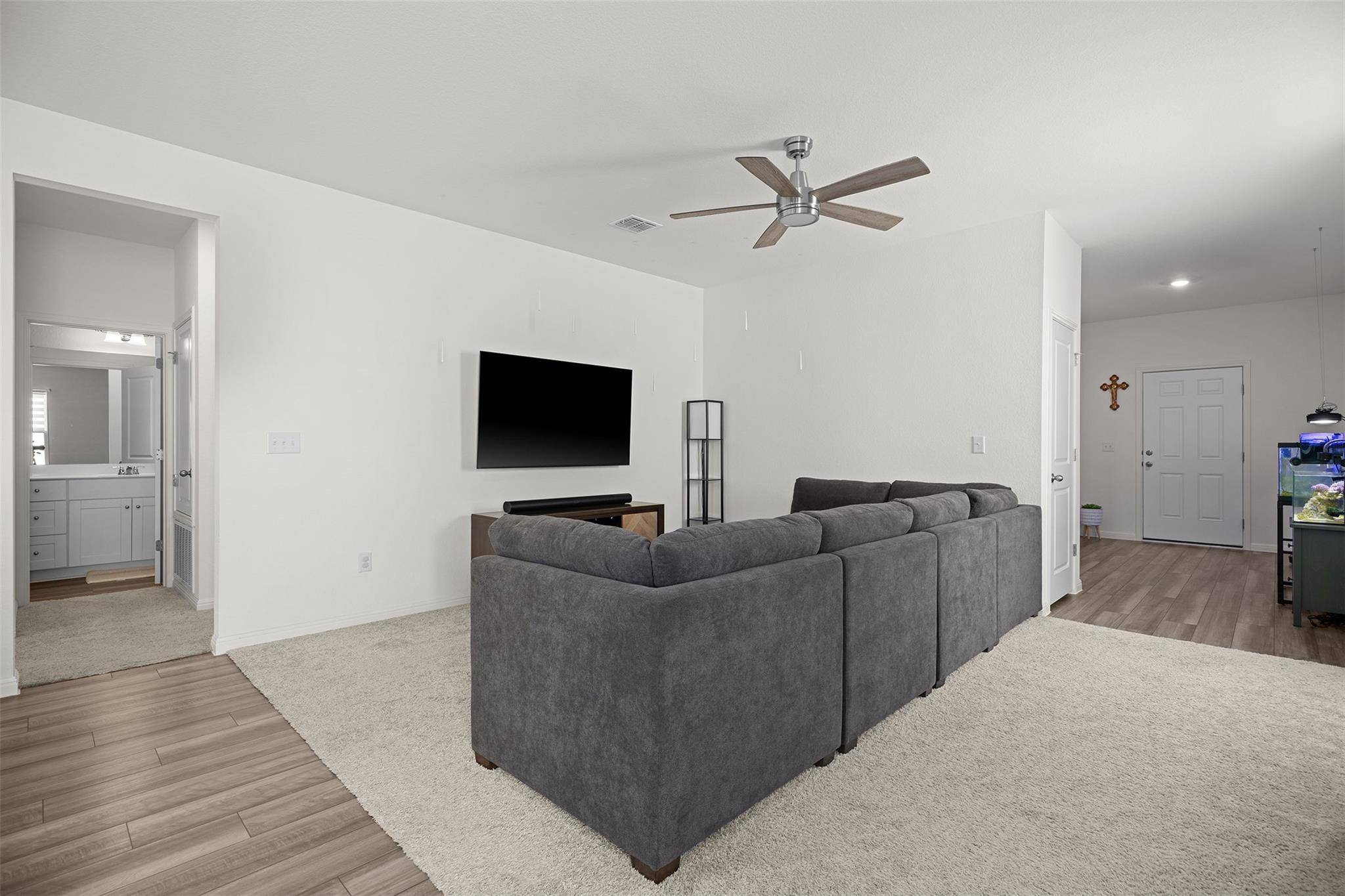 104 Enforcer LOOP, Jarrell, TX 76537