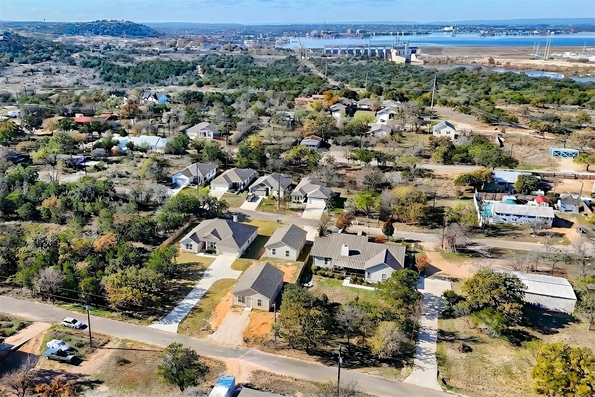 732 Aspen LN, Cottonwood Shores, TX 78657