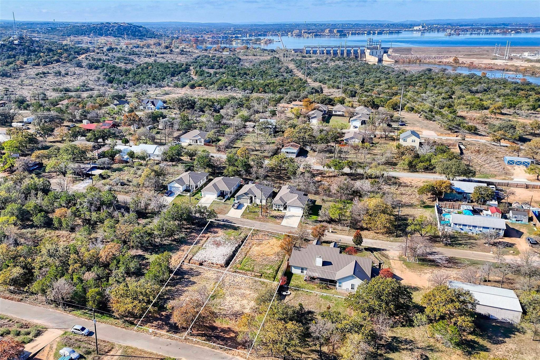 732 Aspen LN, Cottonwood Shores, TX 78657