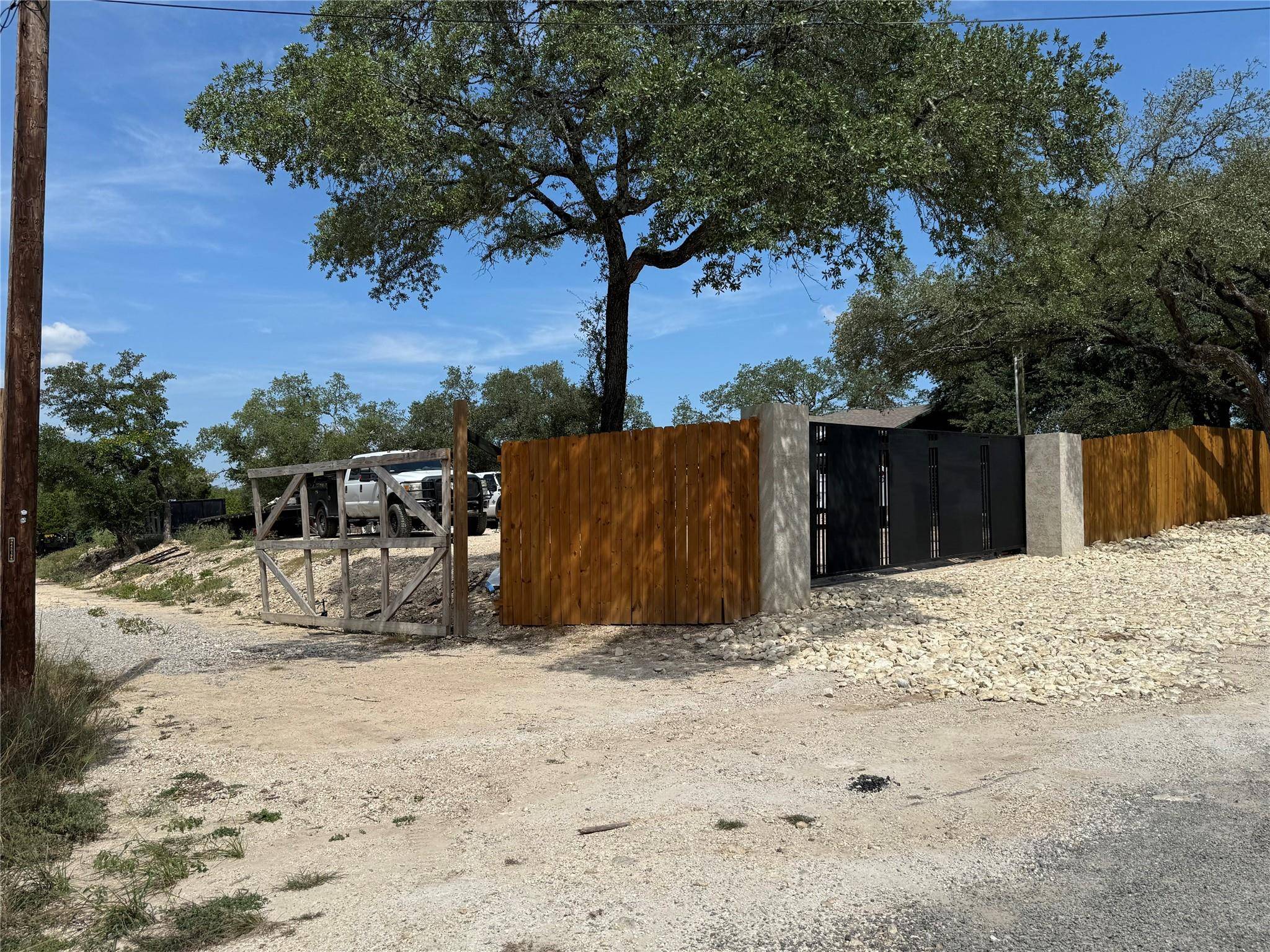 10300 Little Creek CIR, Dripping Springs, TX 78620