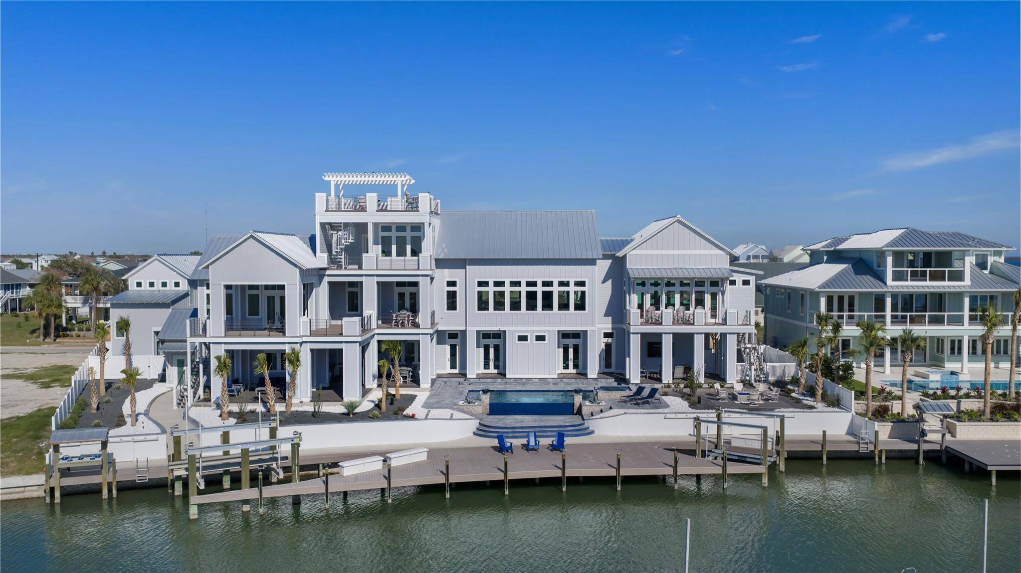 305 Estes DR, Rockport, TX 78382