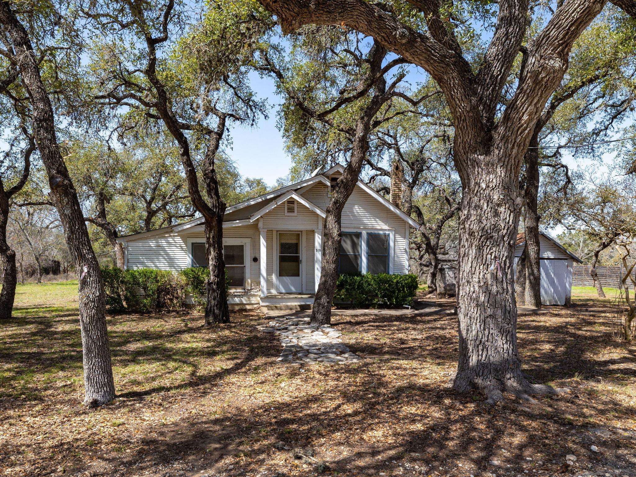 519 Old Fitzhugh RD, Dripping Springs, TX 78620