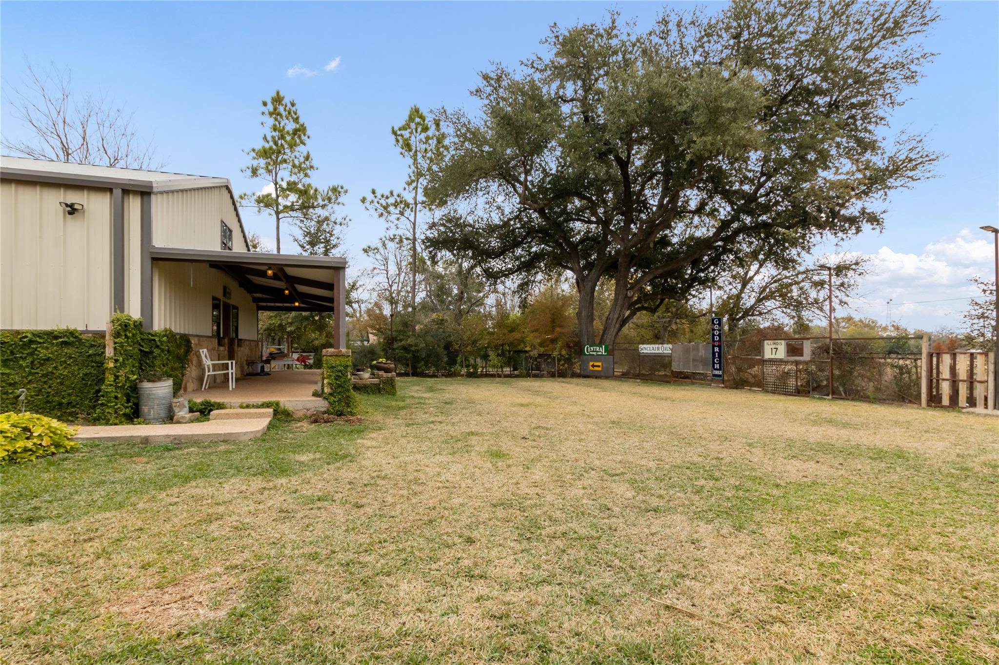 402 Magnolia ST, Gause, TX 77857