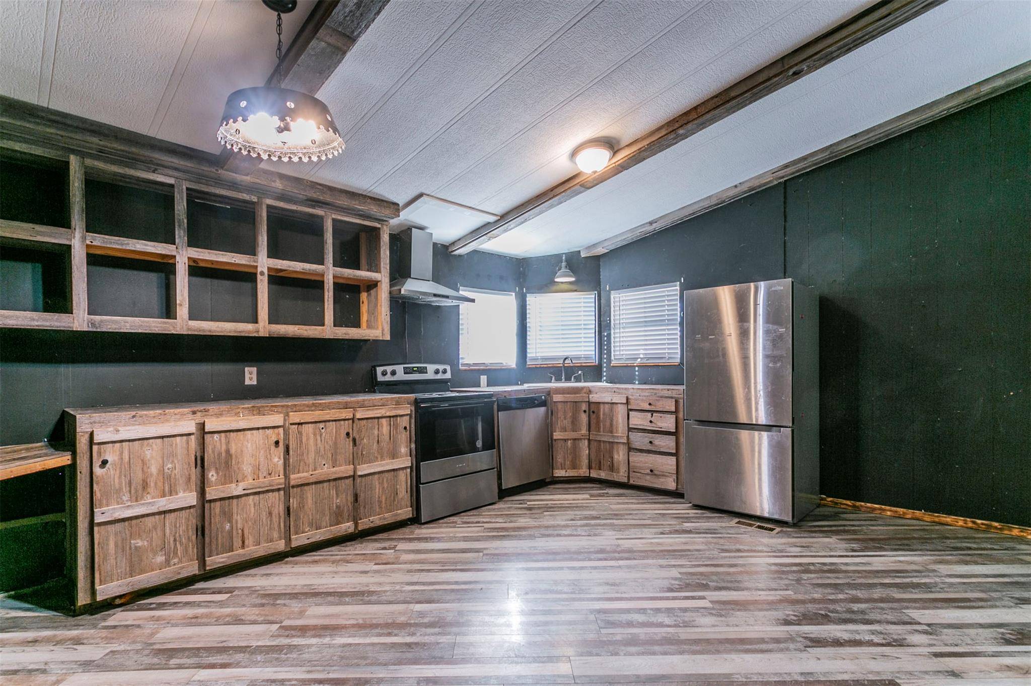 6384 E FM 485, Cameron, TX 76520