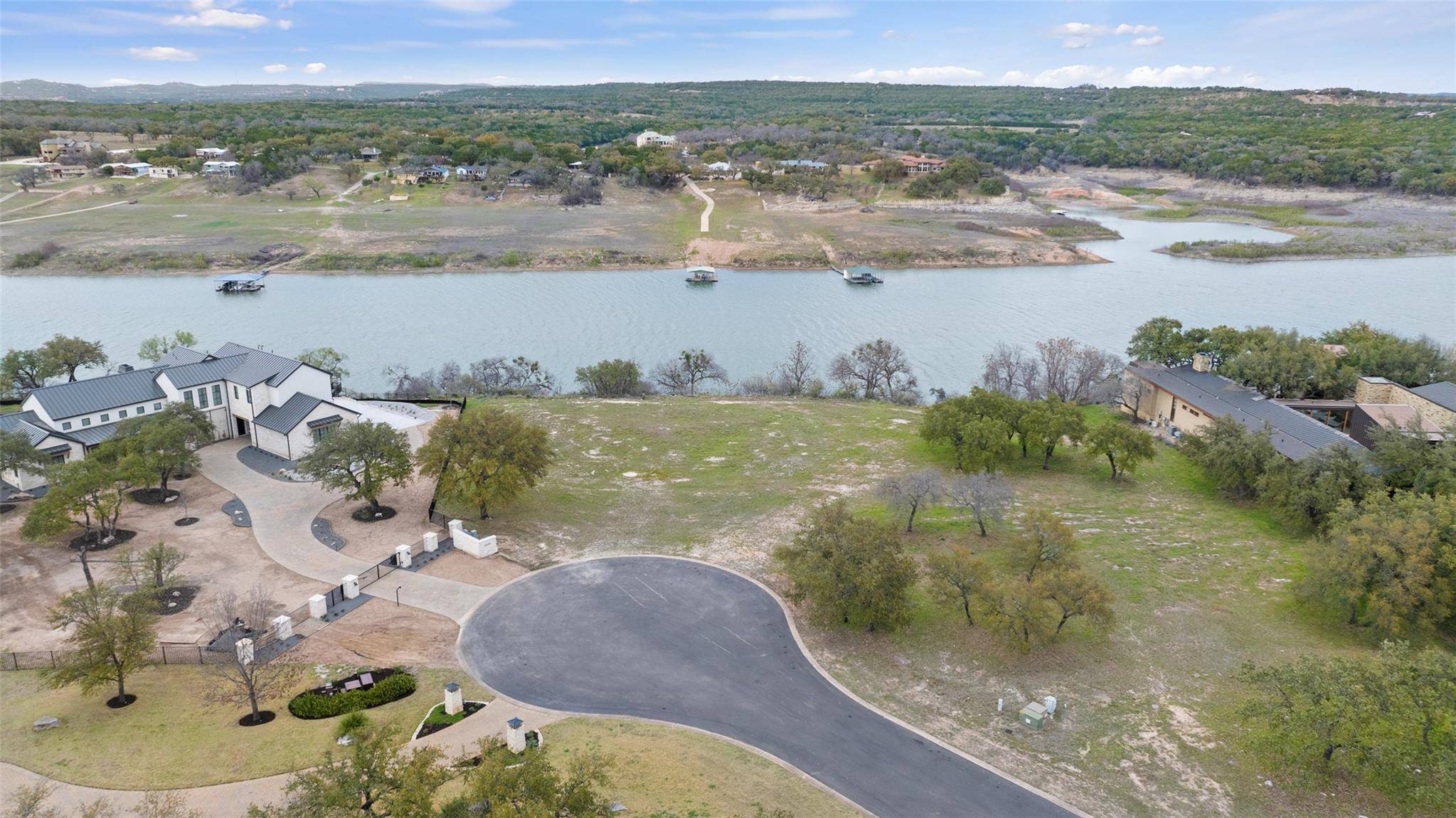 25208 Chernosky Point CV, Spicewood, TX 78669