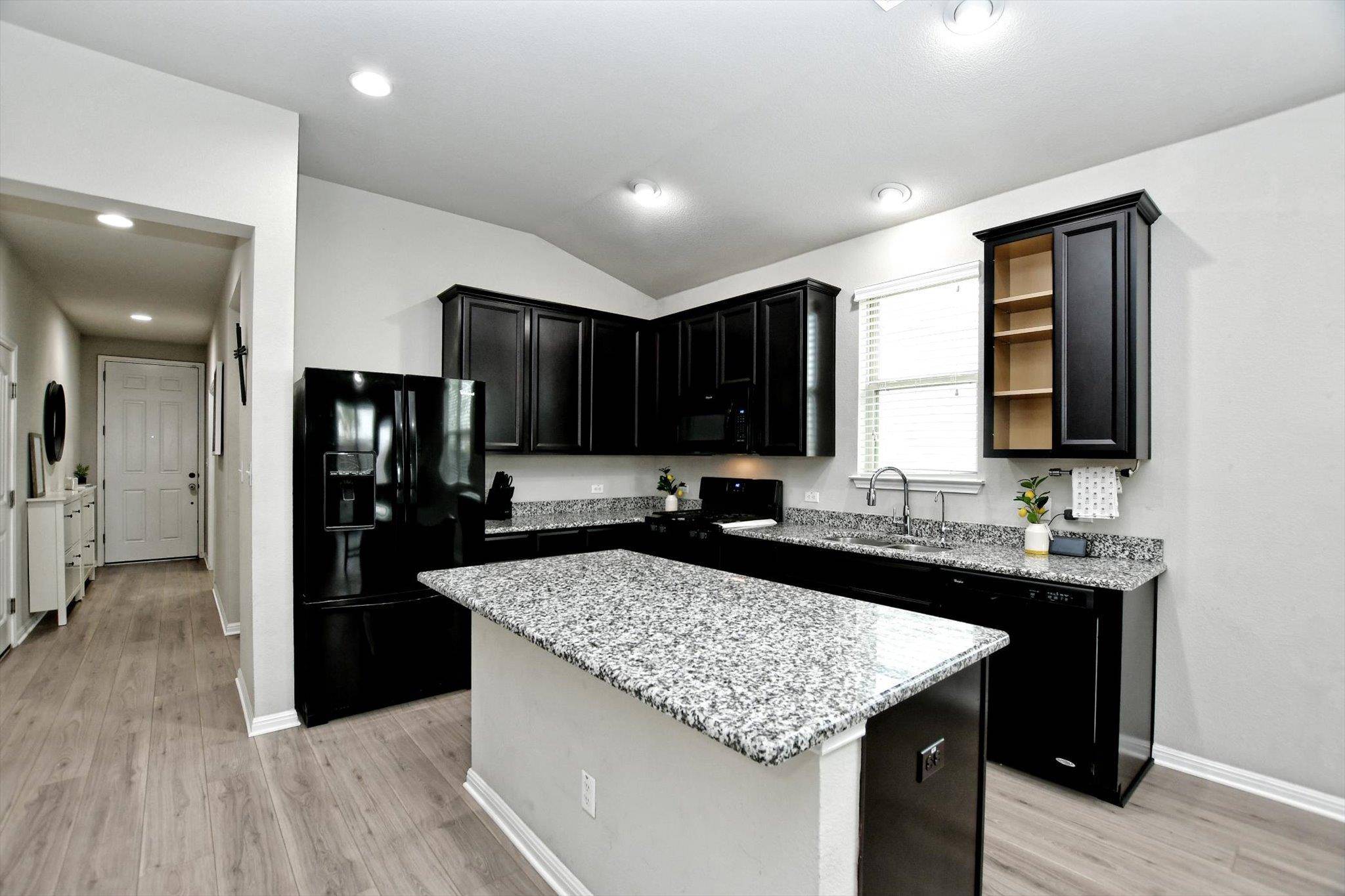 5741 Porano CIR, Round Rock, TX 78665