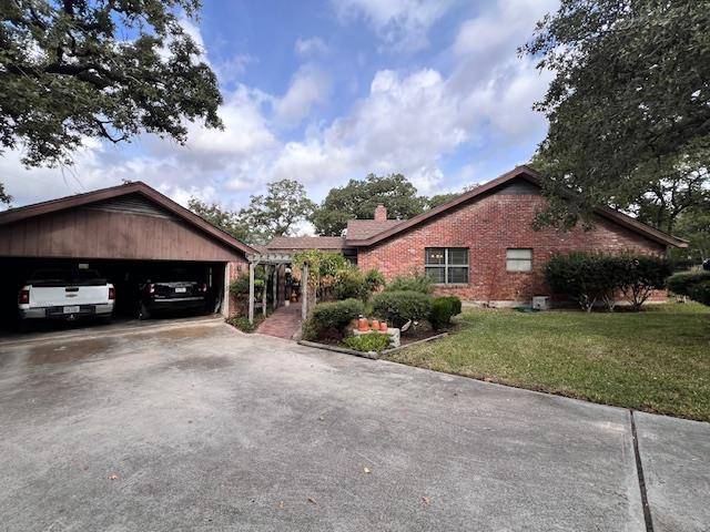 901 Cady RD, Rockdale, TX 76567