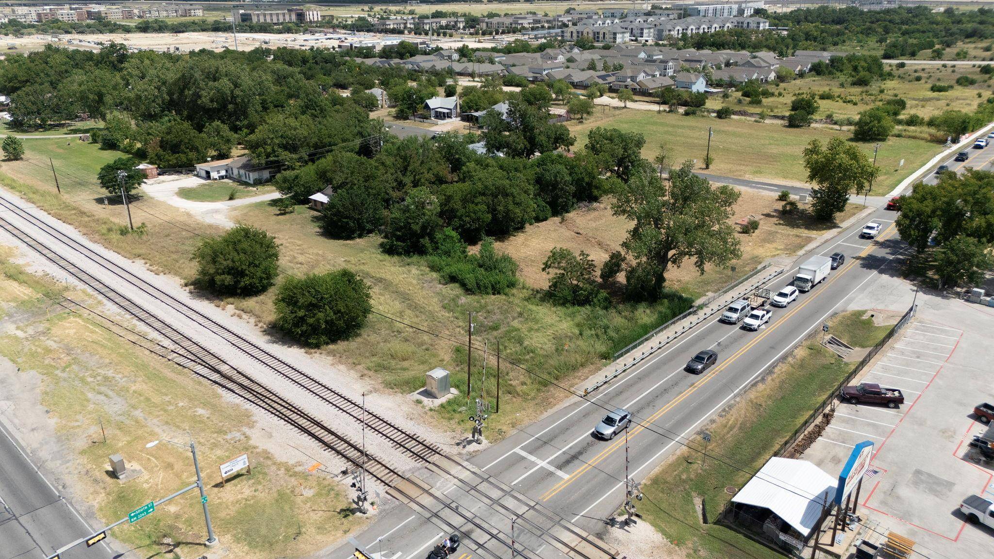 101 E South ST, Leander, TX 78641