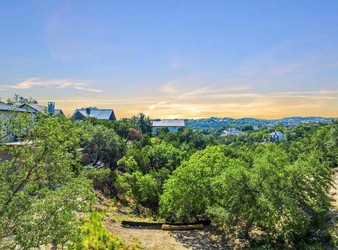 2107 Chisholm TRL, Spicewood, TX 78669
