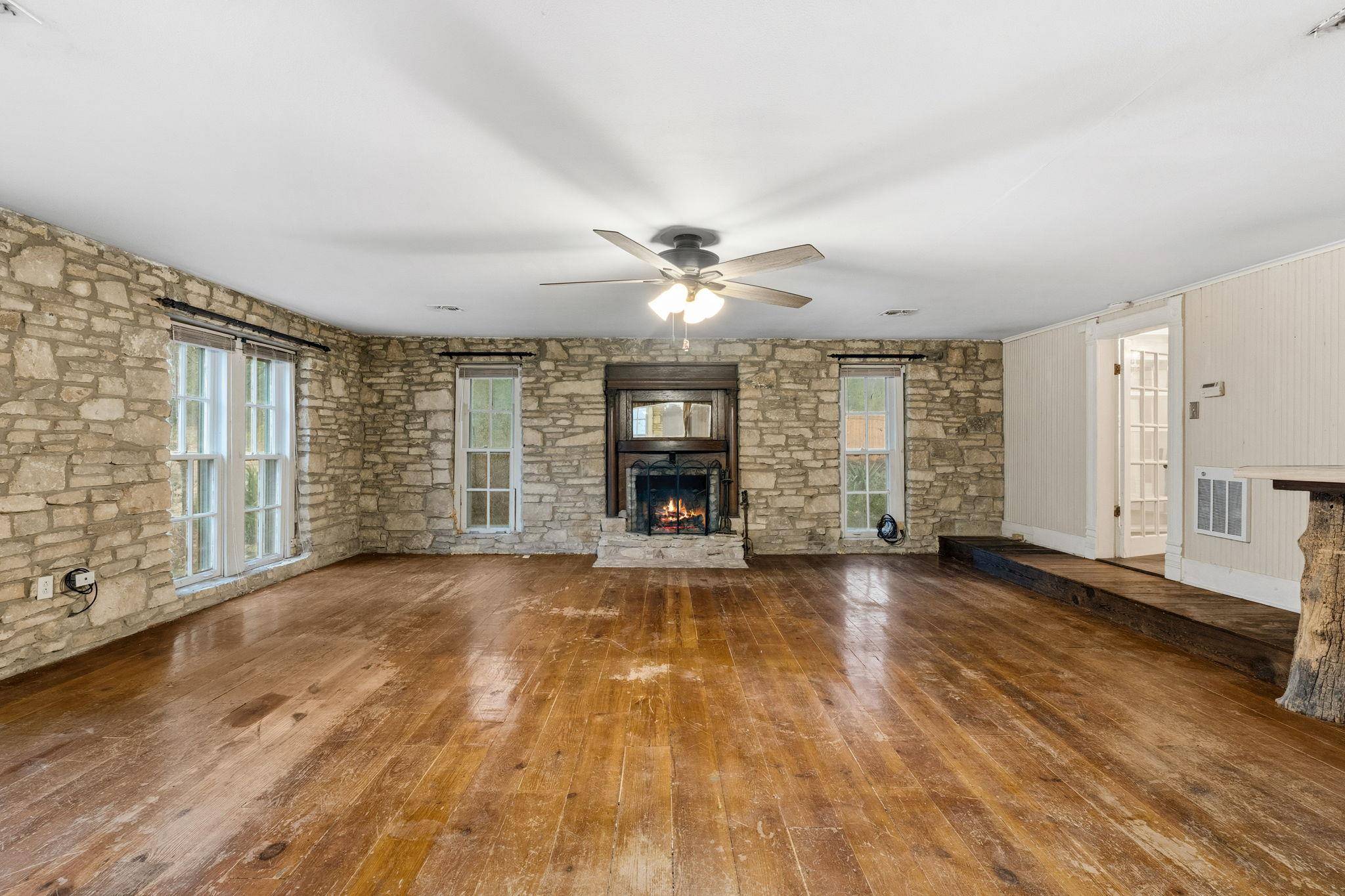 3217 32, San Marcos, TX 78666