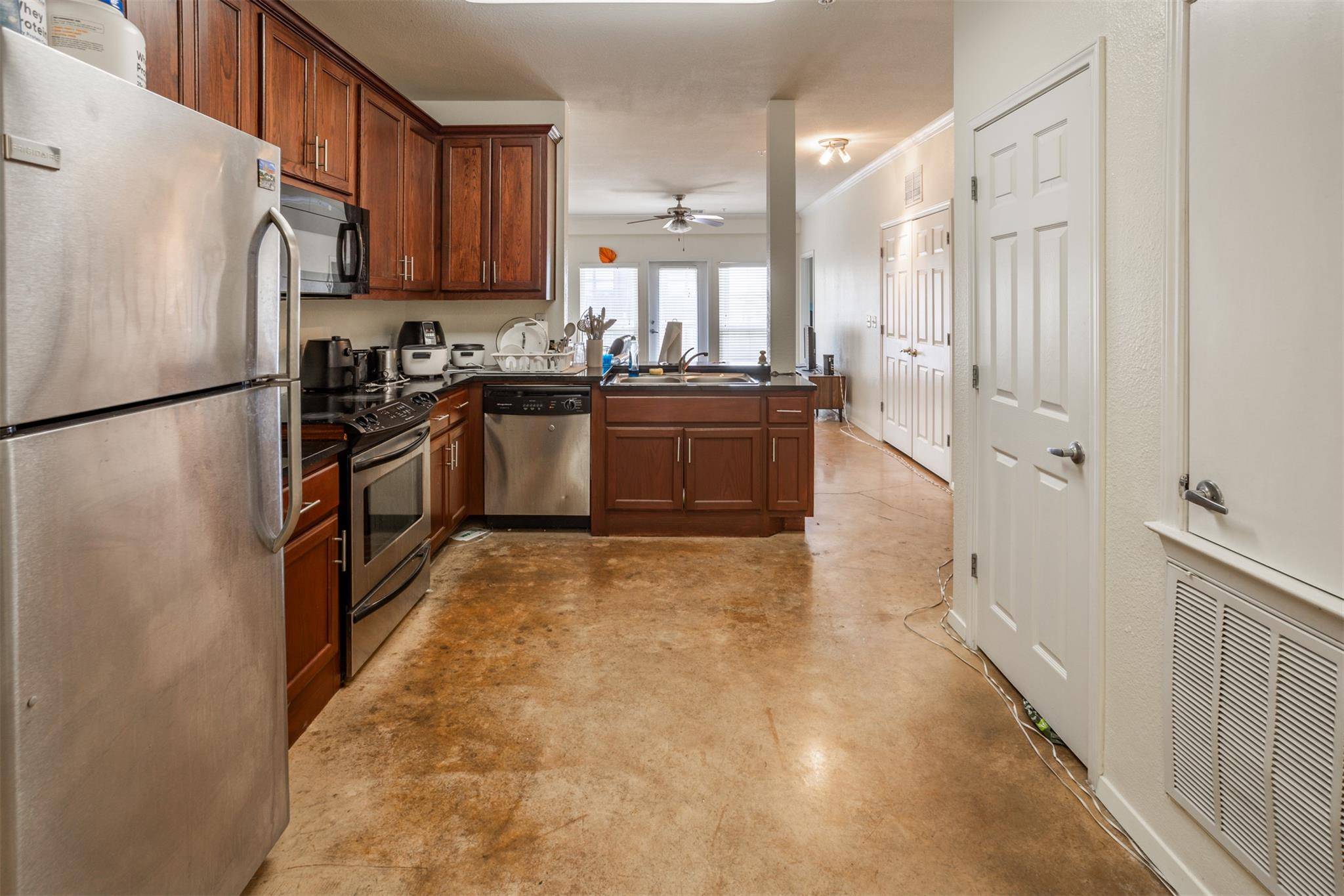 910 W 25th ST #403, Austin, TX 78705