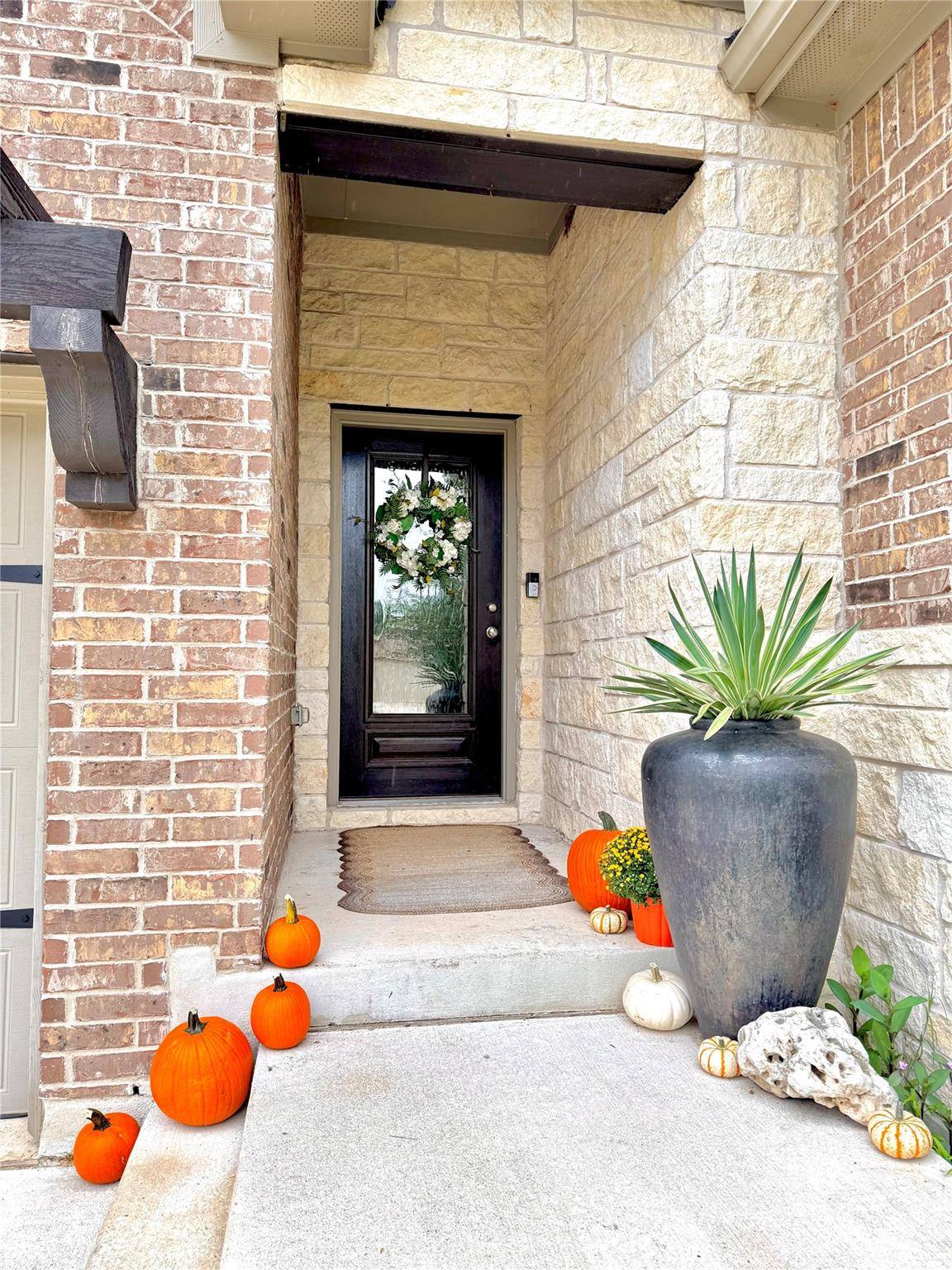 272 Rimrock CT, Bastrop, TX 78602