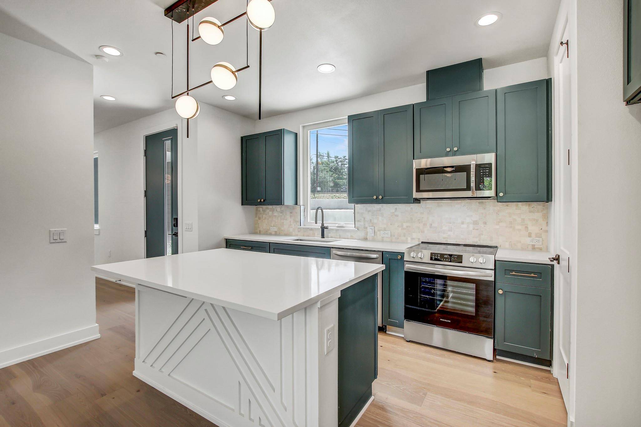 4127 E 12th ST #5, Austin, TX 78721