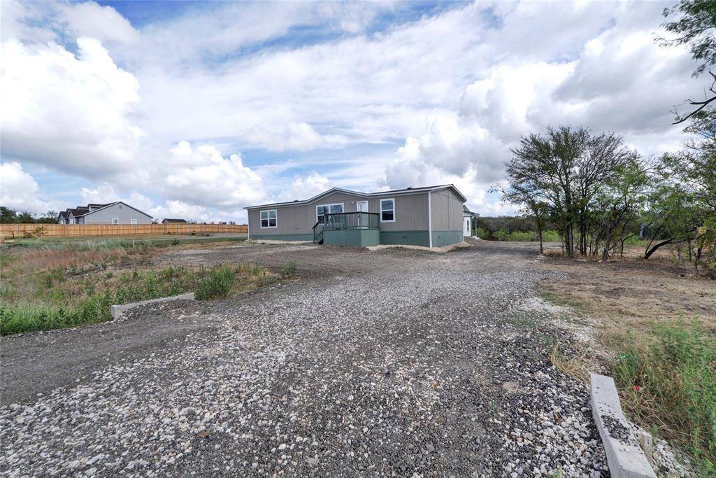 231 La Fortuna DR, Del Valle, TX 78617