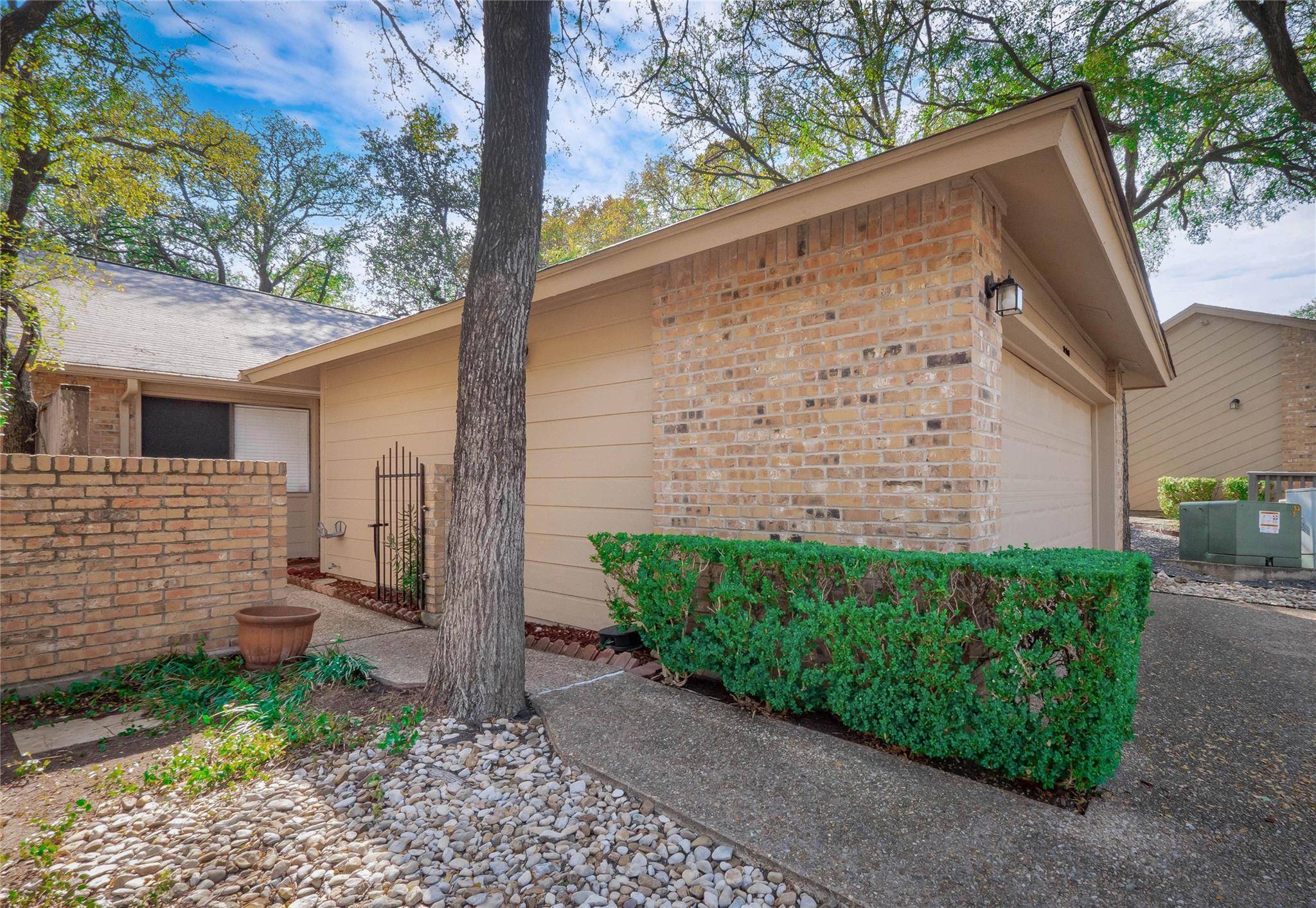 7211 Lakewood DR #E118, Austin, TX 78750