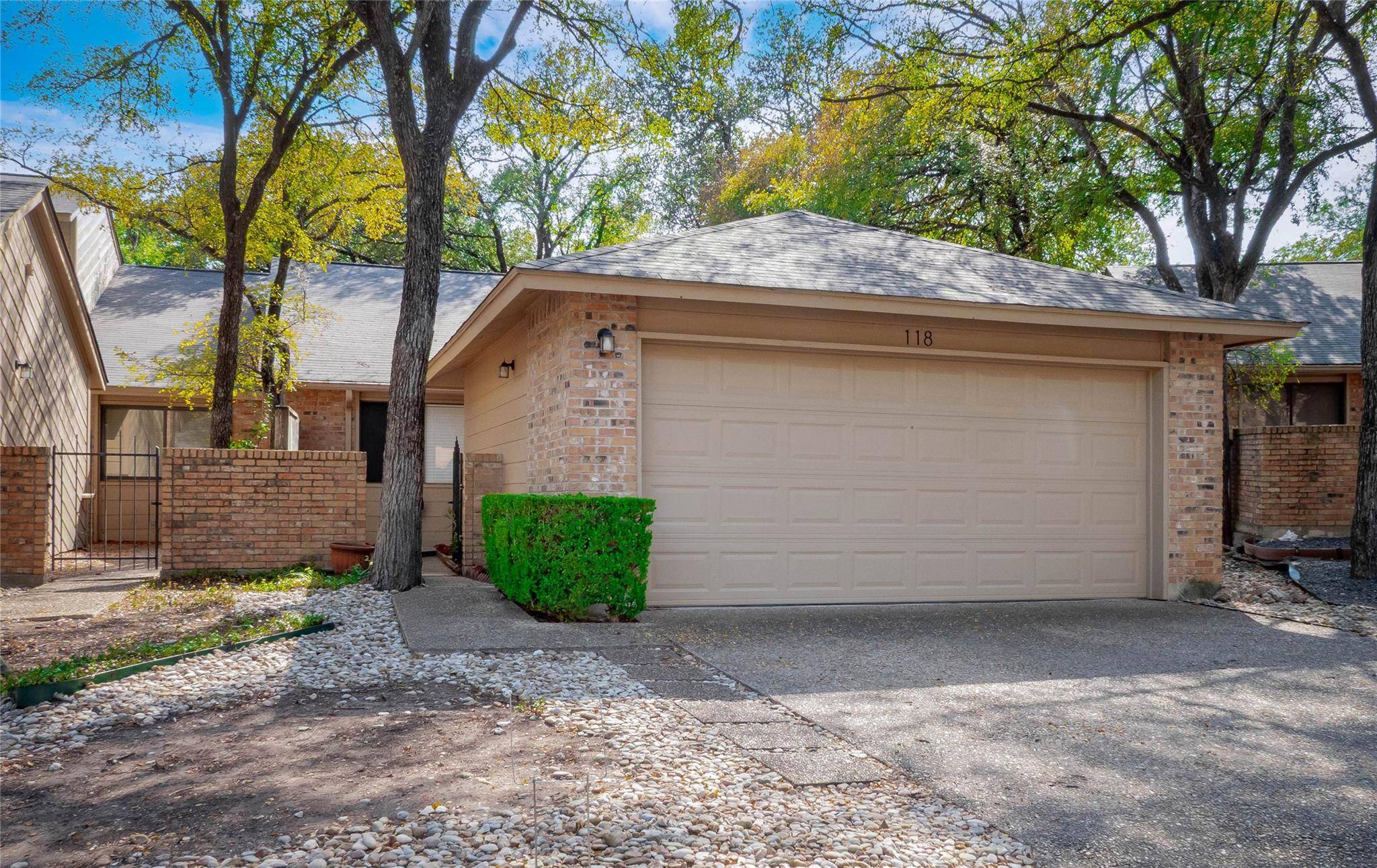 7211 Lakewood DR #E118, Austin, TX 78750