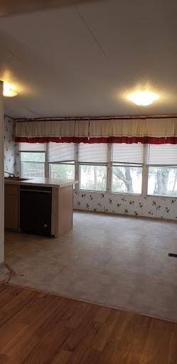 732 Hidden Oaks DR, Elgin, TX 78621