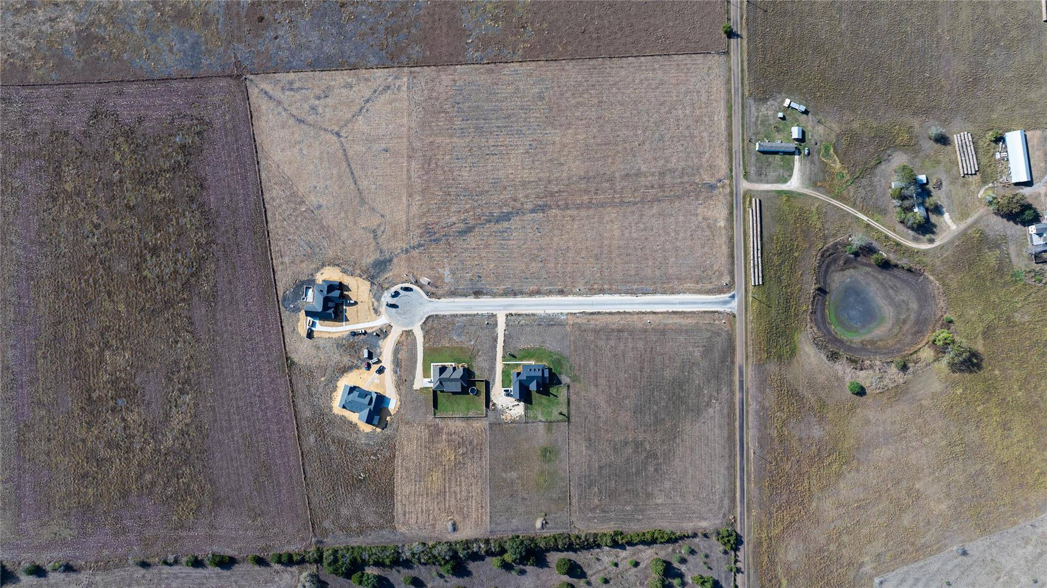 102 Country View LN, Schulenburg, TX 78956