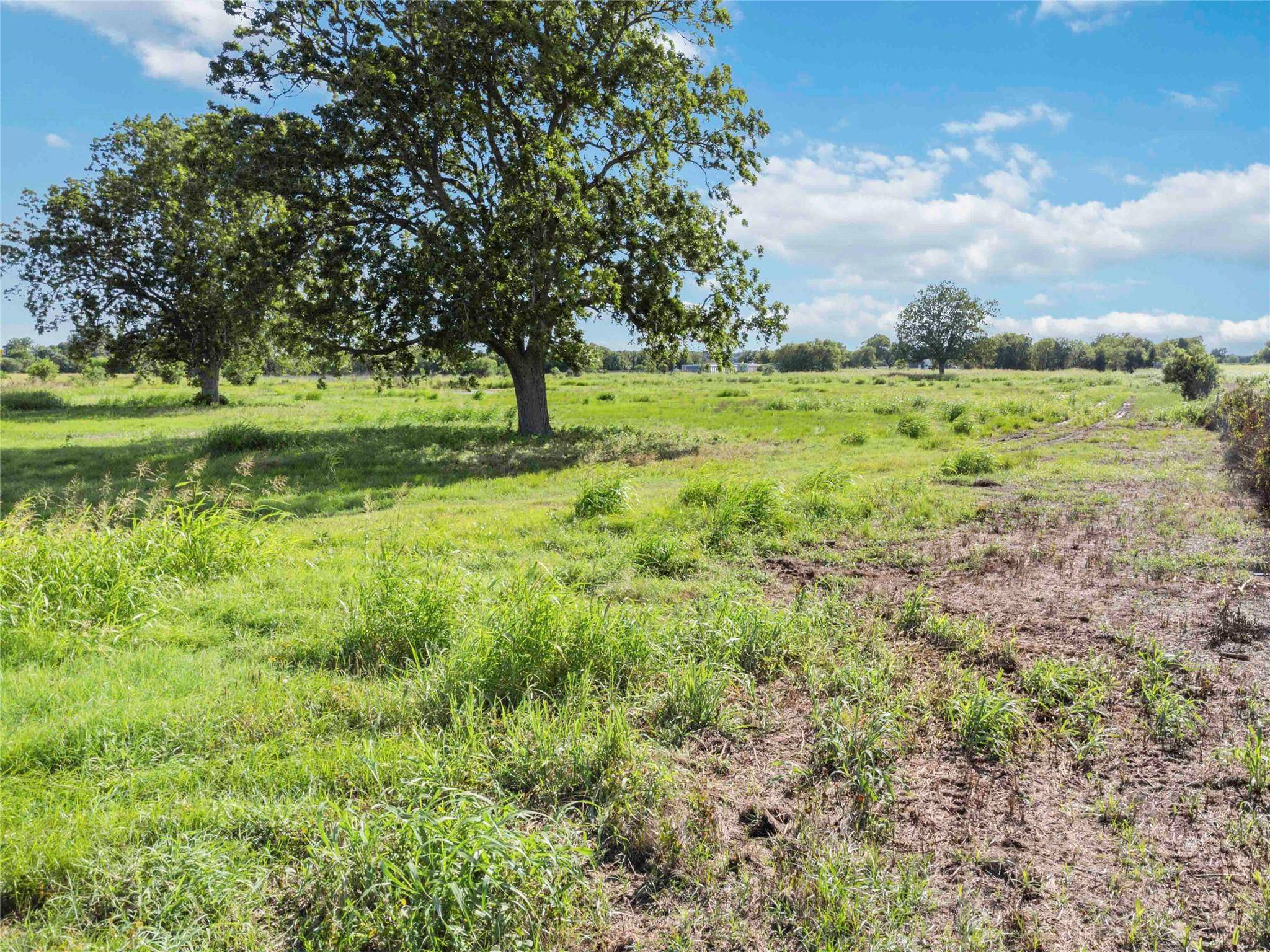 660 American Legion RD, Smithville, TX 78957