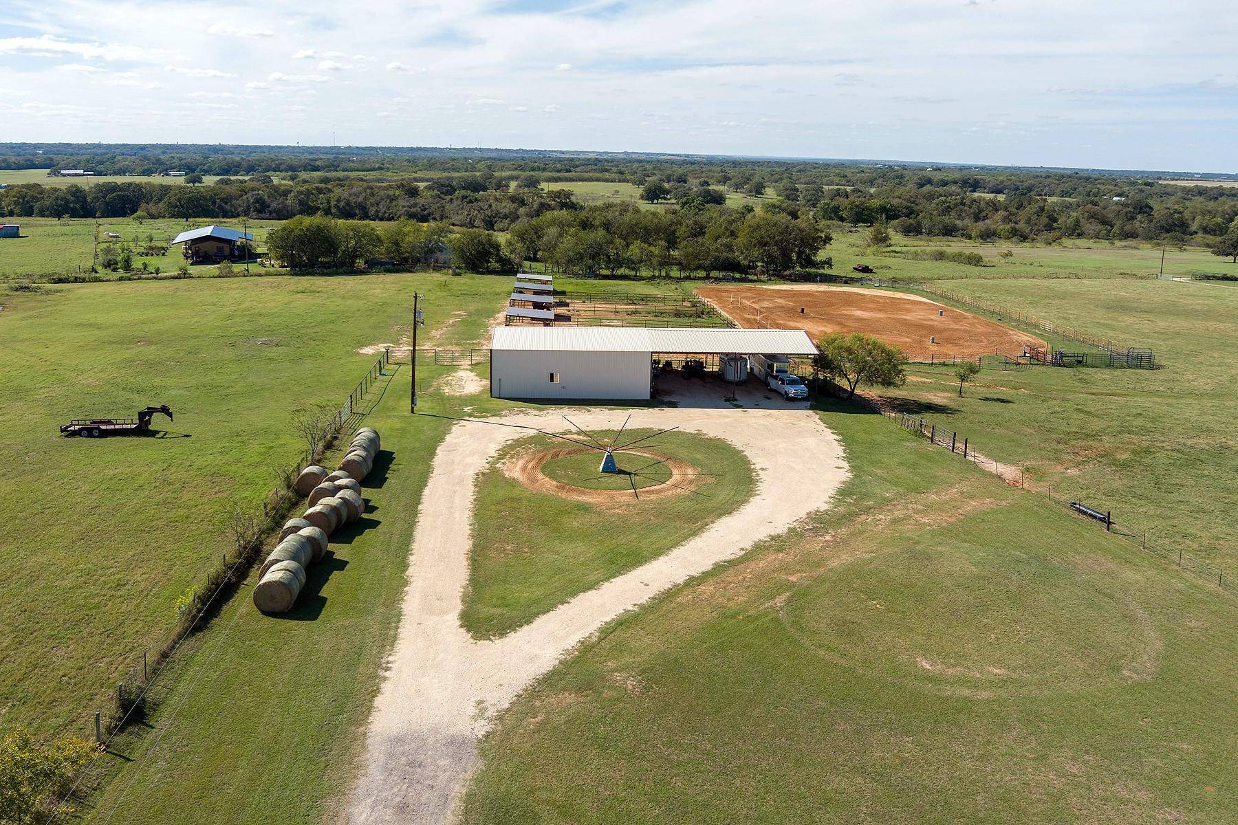 2542 Witter RD, Lockhart, TX 78644