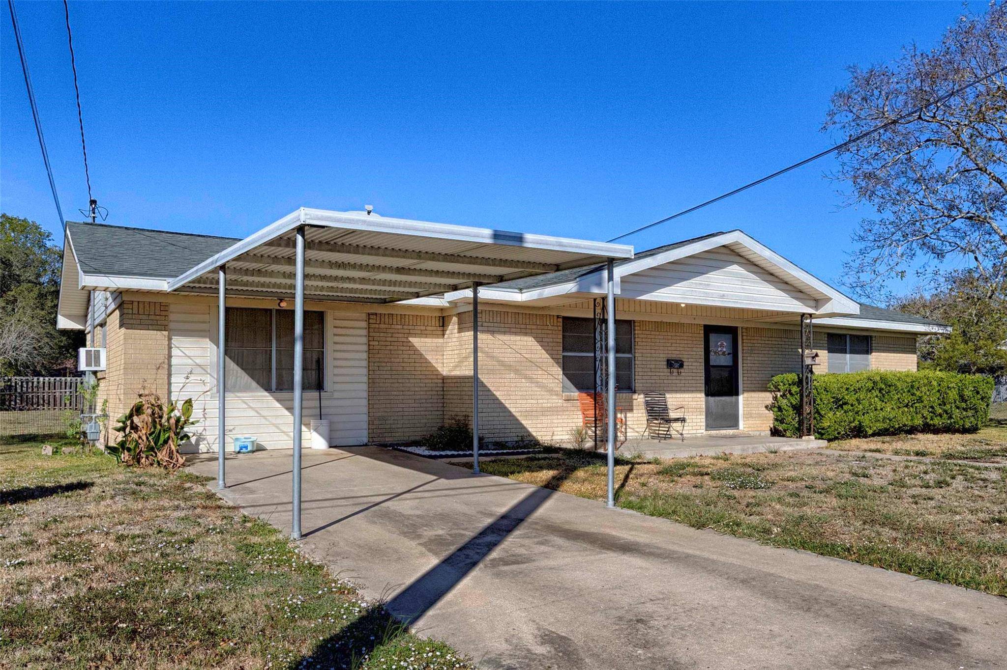 507 South ST, Schulenburg, TX 78956