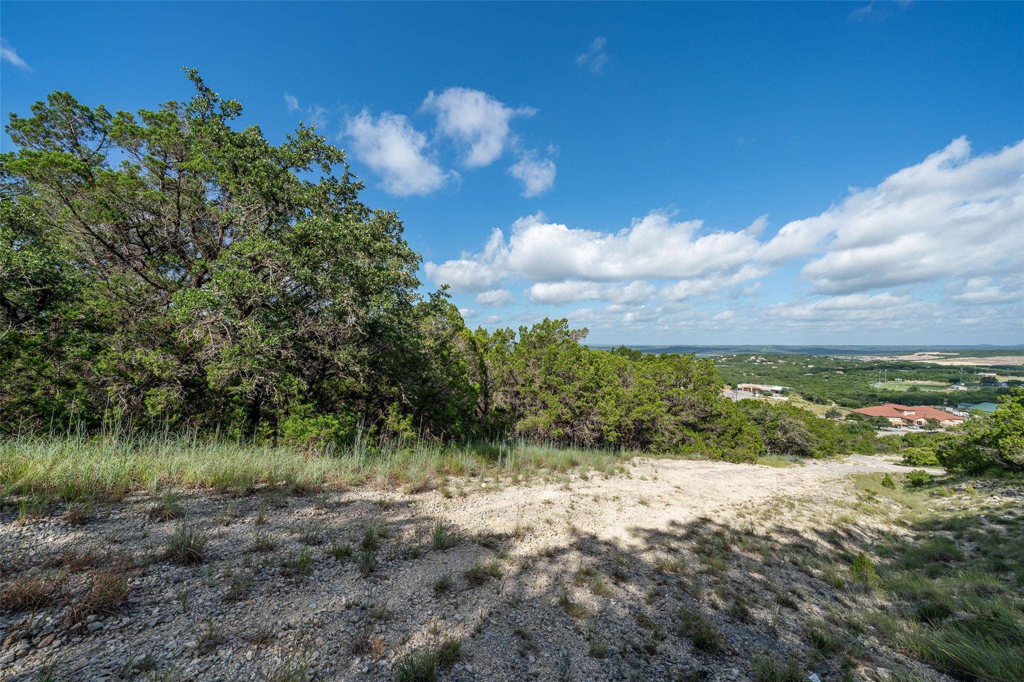 7900 Arapaho TRL, Lago Vista, TX 78645
