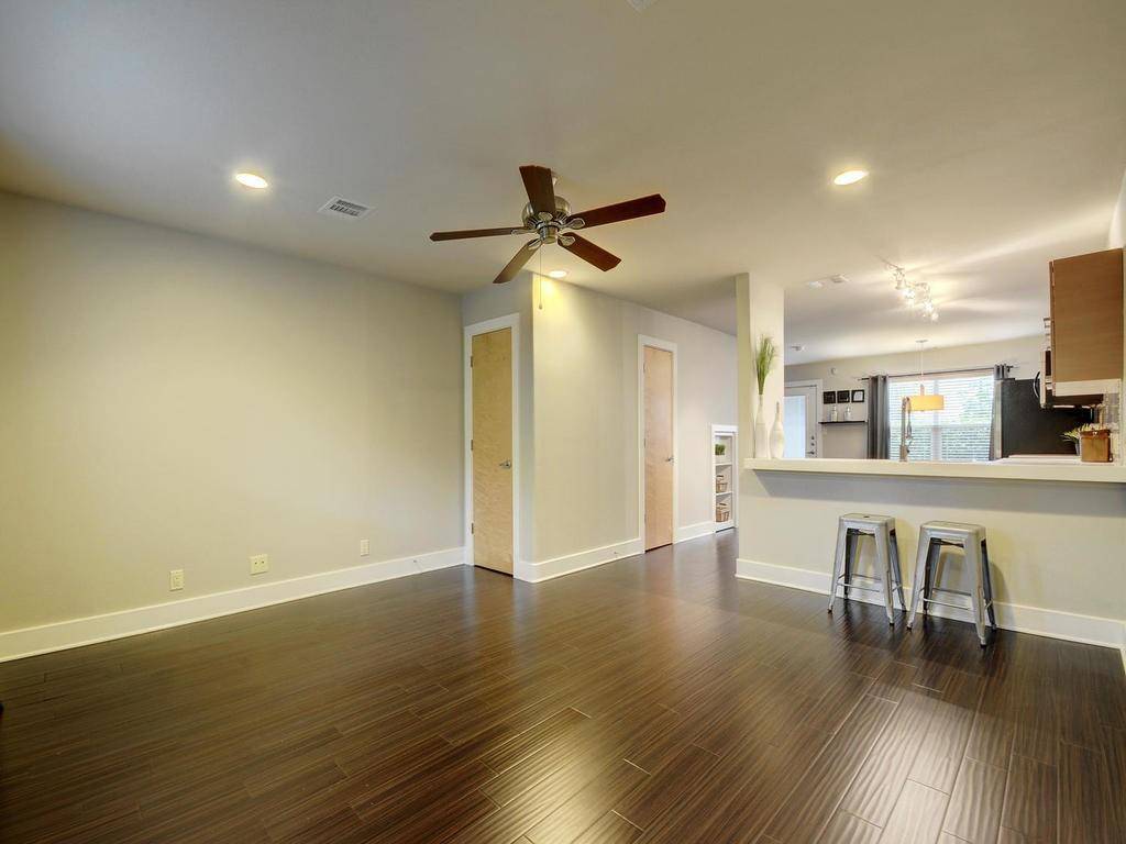 1101 Grove BLVD #208, Austin, TX 78741