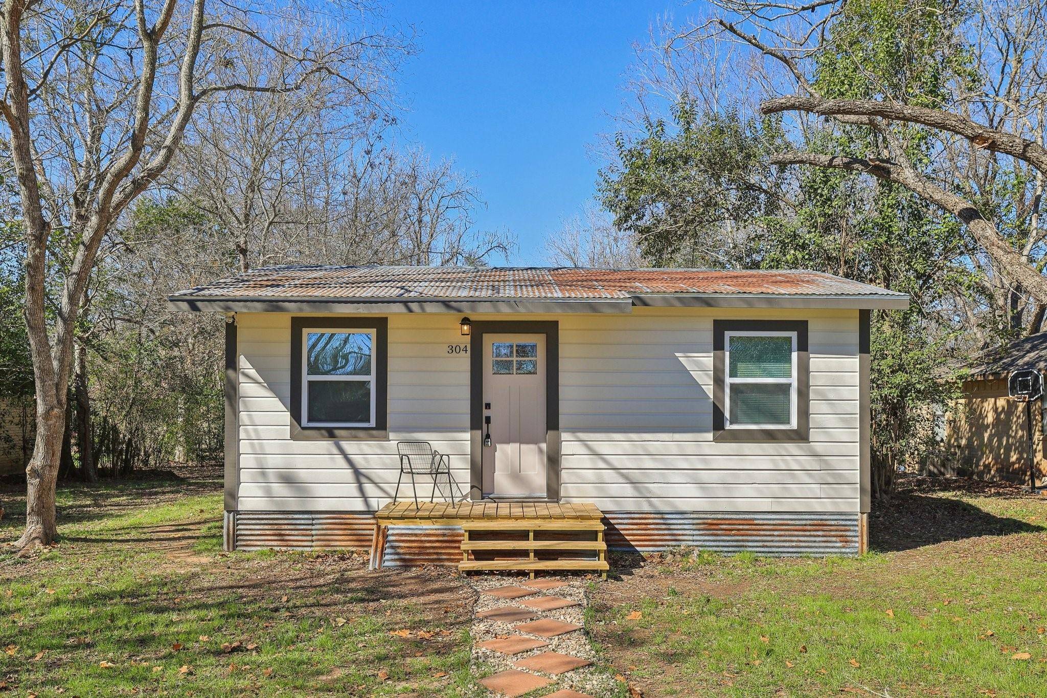 304 Harris ST, Smithville, TX 78957