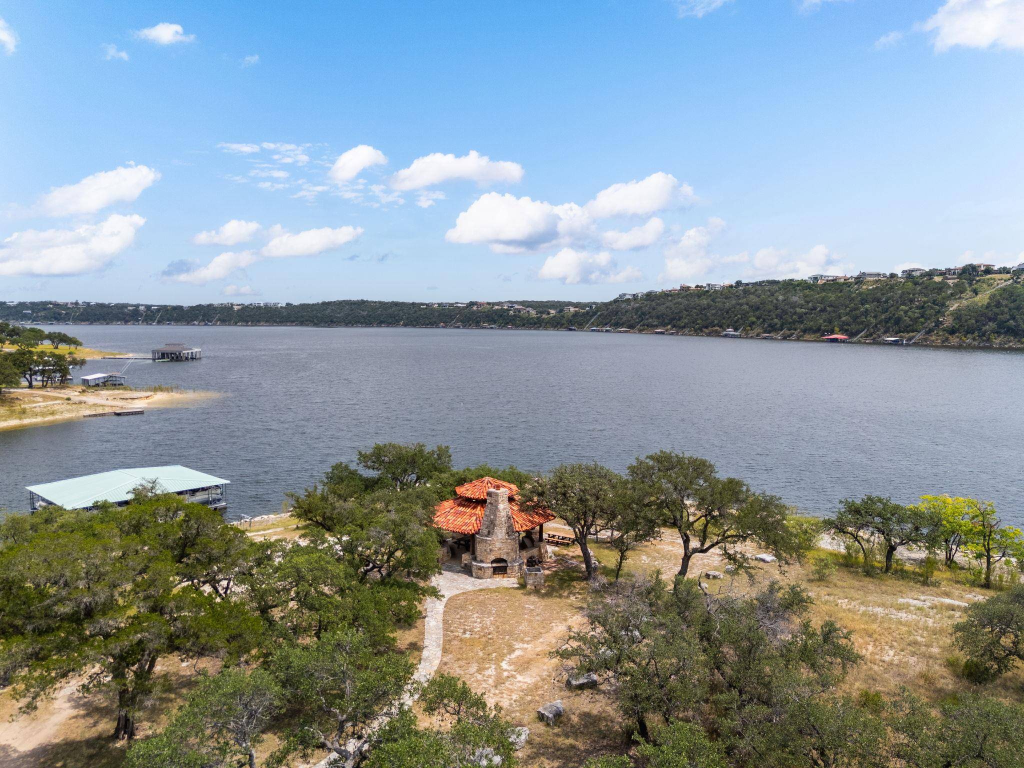 707 Moonlight Bay DR, Spicewood, TX 78669