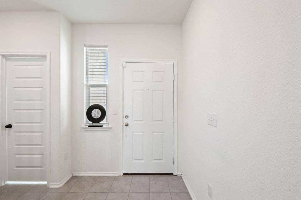 218 Summit DR, Lockhart, TX 78644