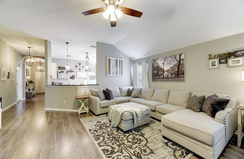 1307 Ridgewood DR, Leander, TX 78641