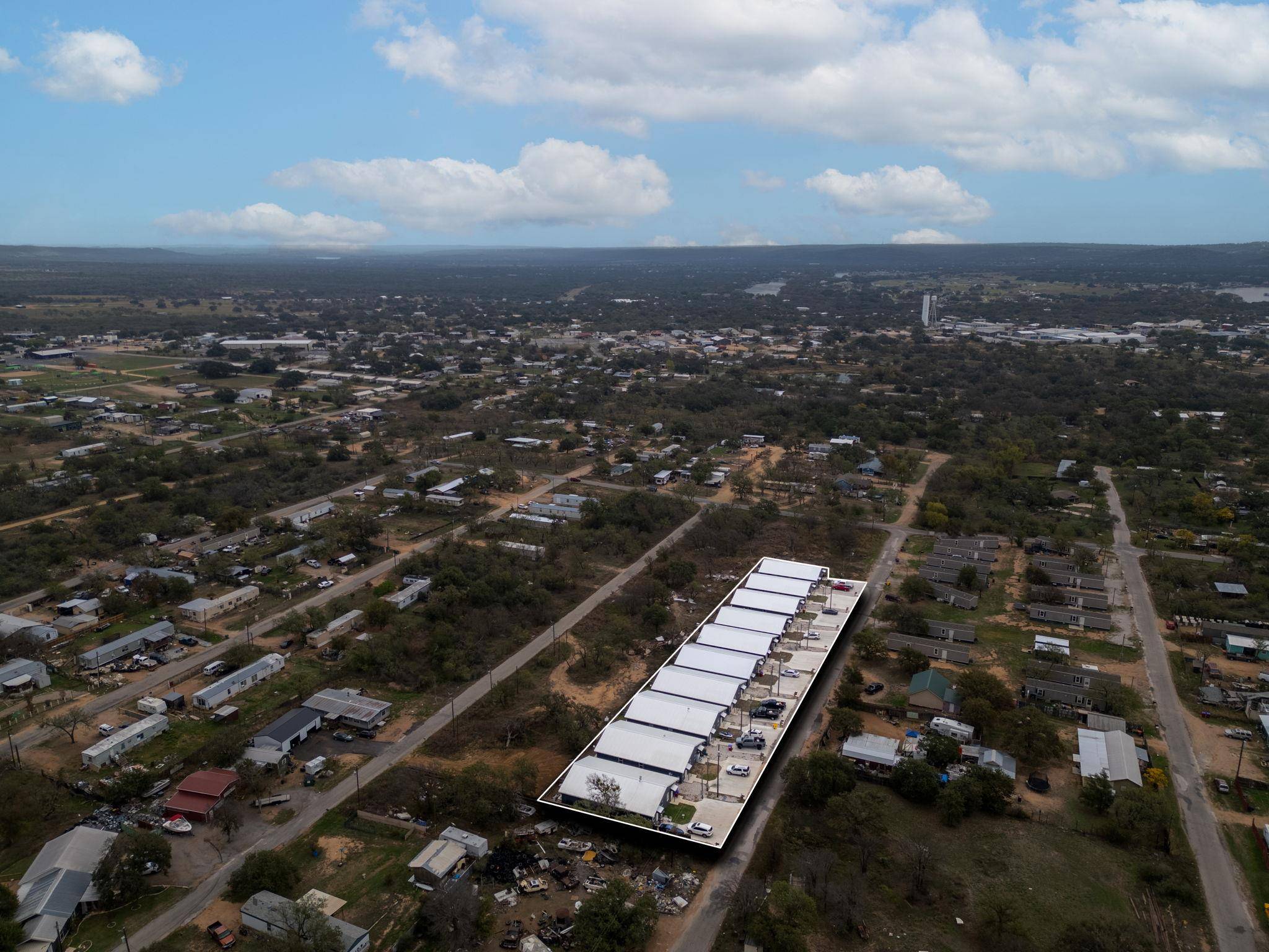 870 & 872 Waco ST, Kingsland, TX 78639