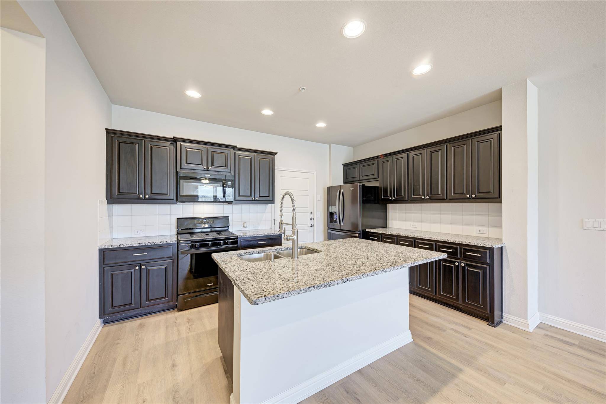 6814 E Riverside DR #32, Austin, TX 78741