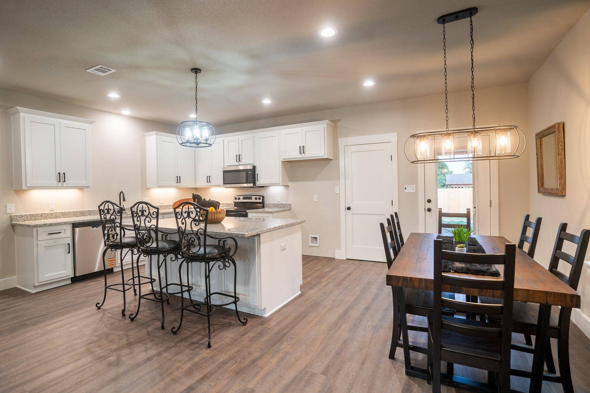 306 String Prairie WAY, Smithville, TX 78957