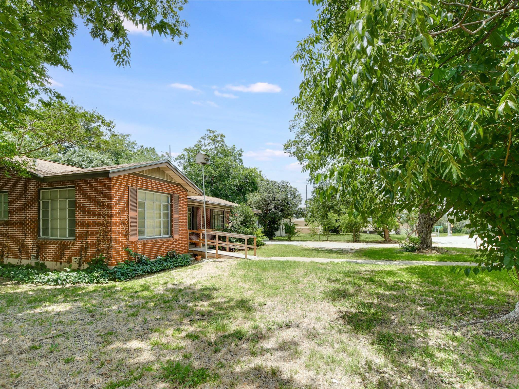 2901 W 45th ST, Austin, TX 78731