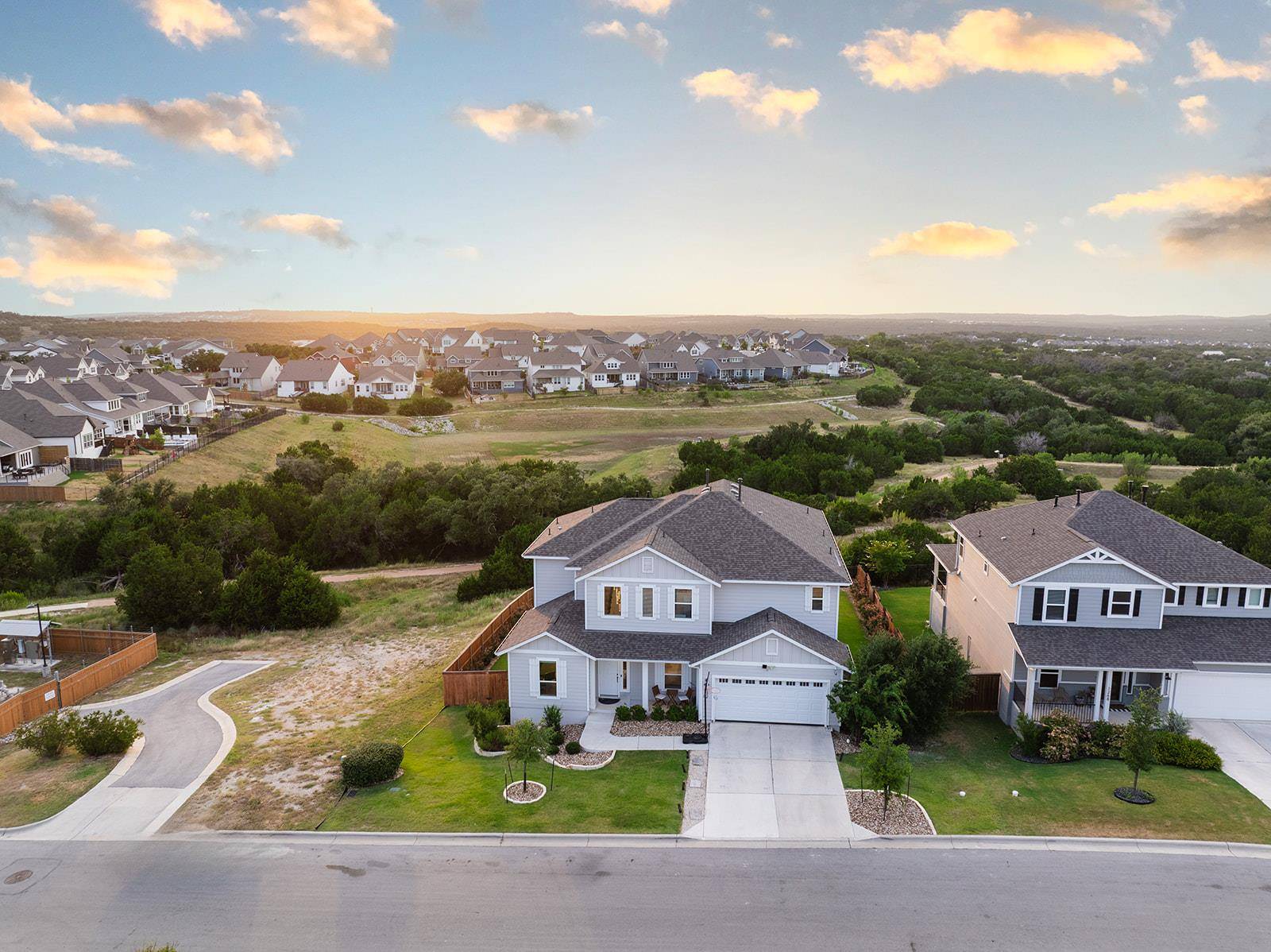 1282 Hazy Hills LOOP, Dripping Springs, TX 78620