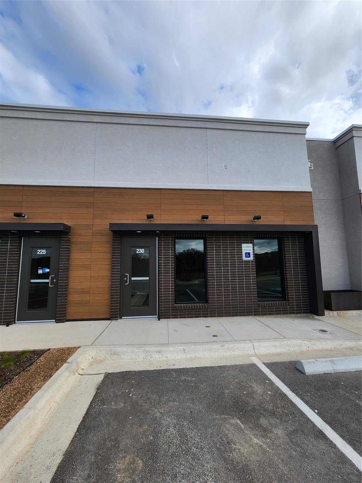 2261 GATTIS SCHOOL RD RD #230, Round Rock, TX 78664