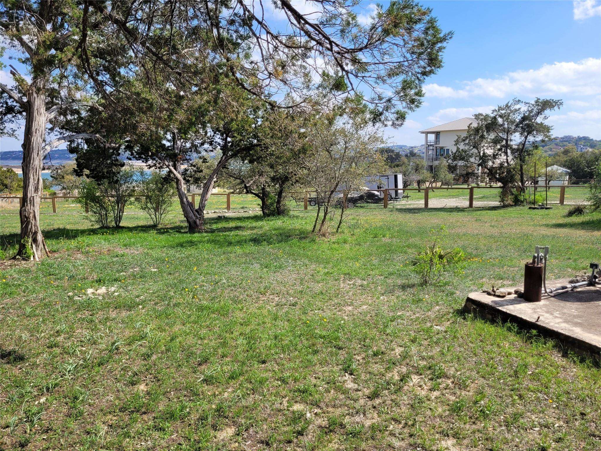 19910 Siesta Shores DR, Spicewood, TX 78669