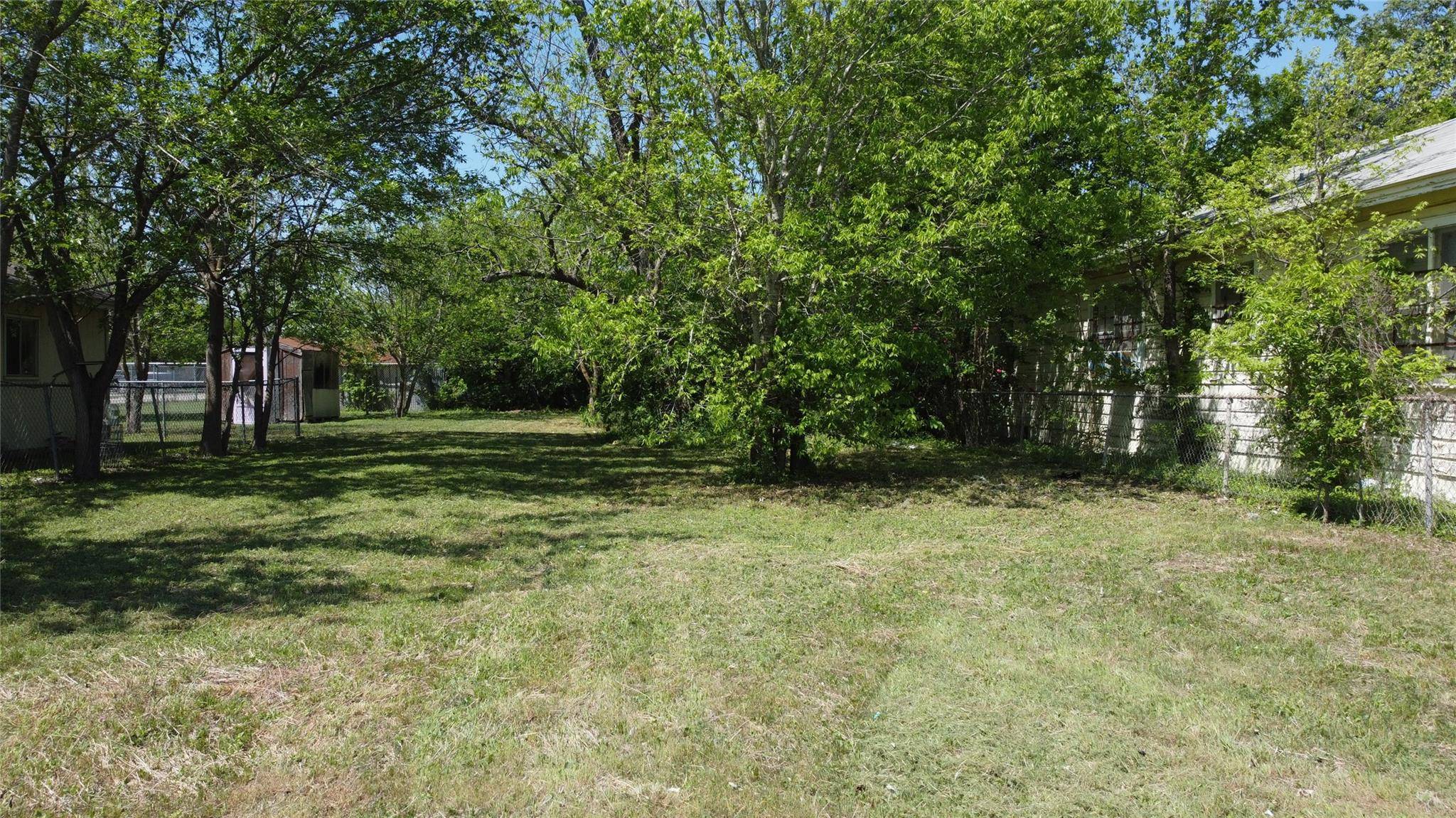 408 Symes ST, Taylor, TX 76574
