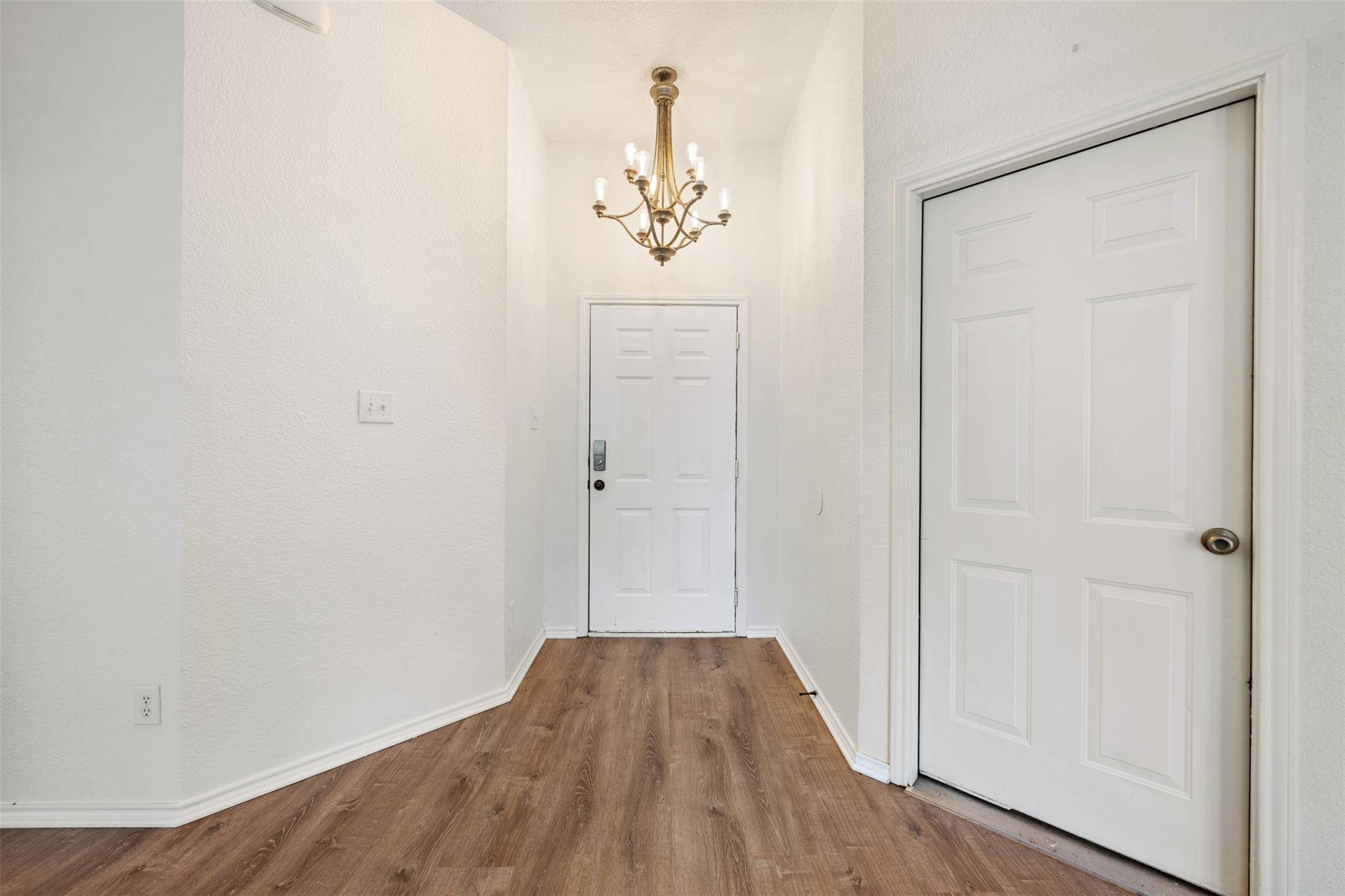 109 Calcite LN, Jarrell, TX 76537