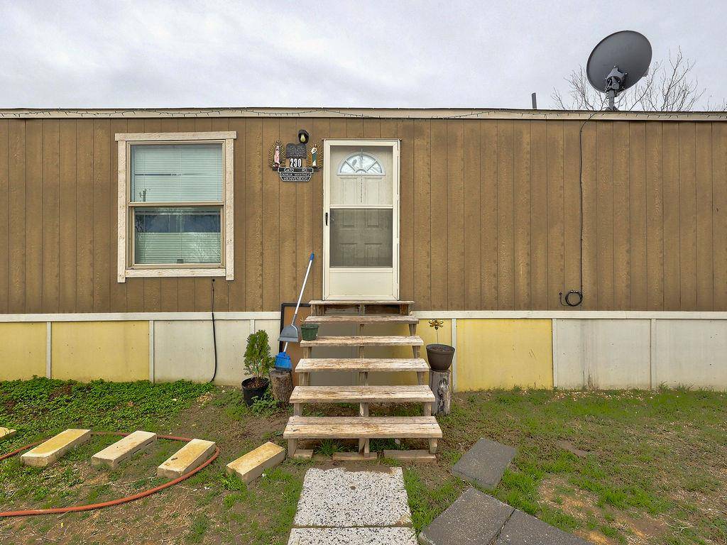 230 Gato RD, Cedar Creek, TX 78612
